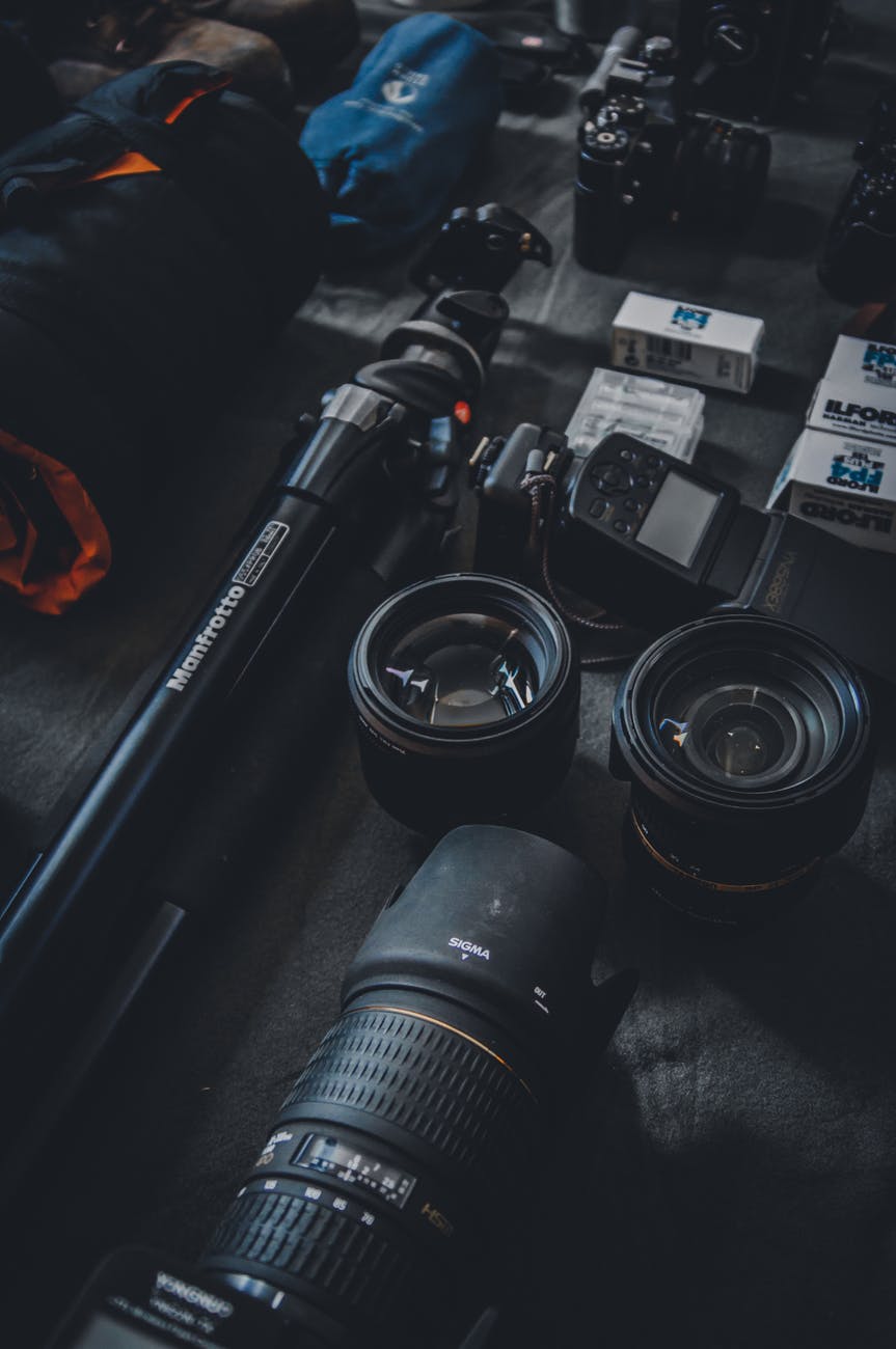 selective focus photography of dslr camera parts